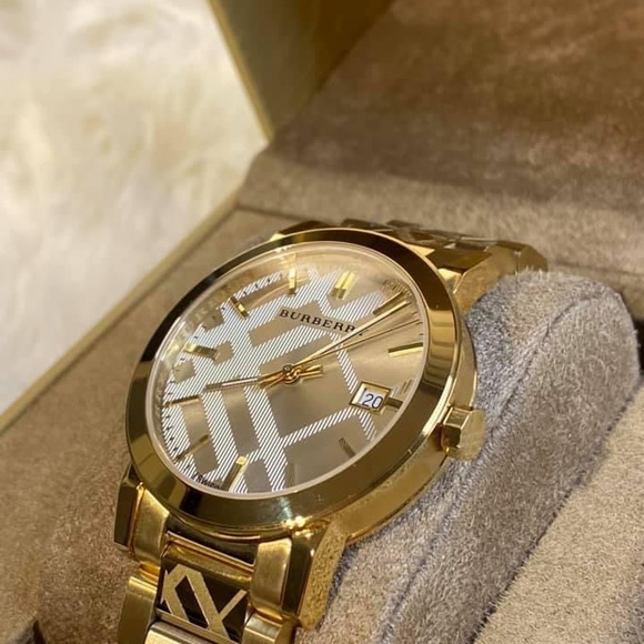 / Burberry Women’s Swiss Gold Watch
Case Size: 38mm
Swiss Made - Picture 4 of 13